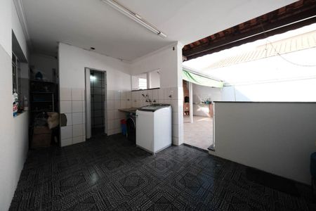 Casa à venda com 271m², 6 quartos e 5 vagasÁrea de Serviço