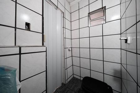 Casa à venda com 271m², 6 quartos e 5 vagasBanheiro de Serviço