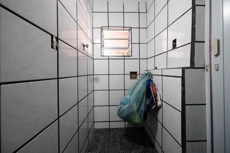 Casa à venda com 271m², 6 quartos e 5 vagasBanheiro de Serviço