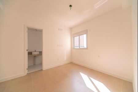 Apartamento à venda com 137m², 3 quartos e 3 vagasSuíte 1