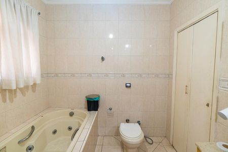 Casa à venda com 210m², 3 quartos e 2 vagas Casa à venda com 210m², 3 quartos e 2 vagasBanheiro da Suíte 1