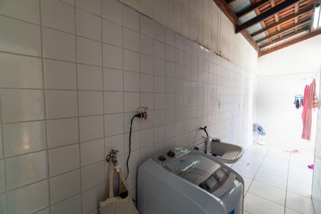 Casa à venda com 210m², 3 quartos e 2 vagas Casa à venda com 210m², 3 quartos e 2 vagasLavanderia