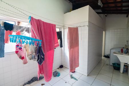 Casa à venda com 210m², 3 quartos e 2 vagas Casa à venda com 210m², 3 quartos e 2 vagasLavanderia