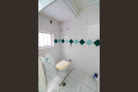 Casa à venda com 210m², 3 quartos e 2 vagas Casa à venda com 210m², 3 quartos e 2 vagasBanheiro de serviço