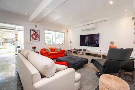 Casa à venda com 363m², 3 quartos e 4 vagasSala
