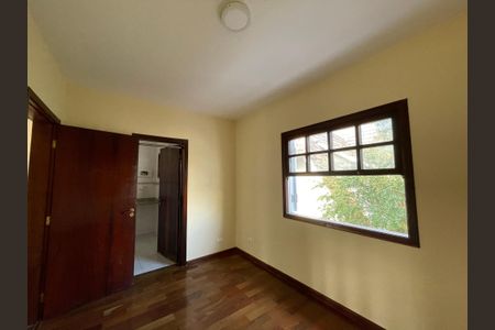 Casa de condomínio para alugar com 326m², 4 quartos e 6 vagas Casa de condomínio para alugar com 326m², 4 quartos e 6 vagasSuíte 2