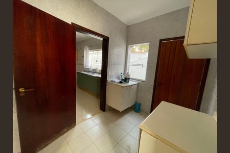 Casa de condomínio para alugar com 326m², 4 quartos e 6 vagas Casa de condomínio para alugar com 326m², 4 quartos e 6 vagasÁrea de Serviço