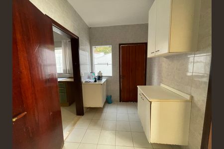 Casa de condomínio para alugar com 326m², 4 quartos e 6 vagas Casa de condomínio para alugar com 326m², 4 quartos e 6 vagasÁrea de Serviço