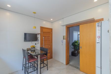 Apartamento à venda com 102m², 3 quartos e 2 vagasCozinha