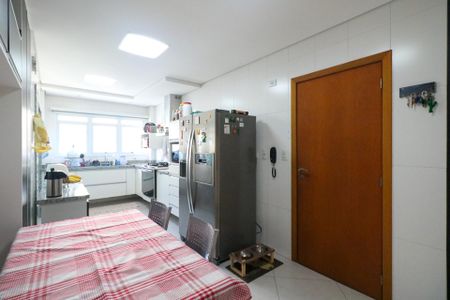 Apartamento à venda com 155m², 3 quartos e 4 vagas Apartamento à venda com 155m², 3 quartos e 4 vagasCozinha