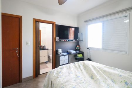 Apartamento à venda com 155m², 3 quartos e 4 vagas Apartamento à venda com 155m², 3 quartos e 4 vagasSuíte 2