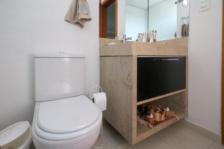 Apartamento à venda com 155m², 3 quartos e 4 vagas Apartamento à venda com 155m², 3 quartos e 4 vagasLavabo