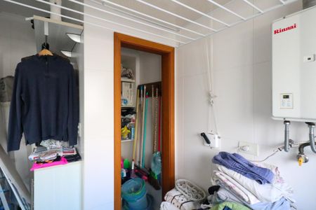 Apartamento à venda com 155m², 3 quartos e 4 vagas Apartamento à venda com 155m², 3 quartos e 4 vagasÁrea de Serviço