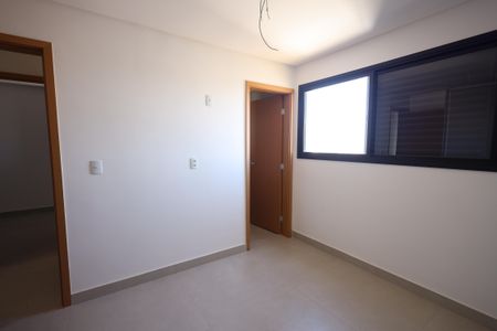 Apartamento para alugar com 74m², 3 quartos e 2 vagasQuarto 3