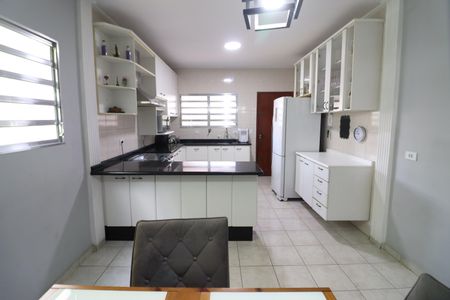 Casa à venda com 232m², 3 quartos e 3 vagasCozinha