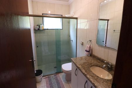 Casa à venda com 232m², 3 quartos e 3 vagasBanheiro da Suíte 