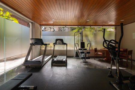 Apartamento para alugar com 146m², 3 quartos e 3 vagas Apartamento para alugar com 146m², 3 quartos e 3 vagasÁrea comum - Academia