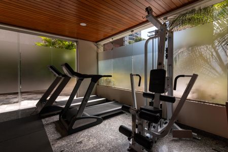 Apartamento para alugar com 146m², 3 quartos e 3 vagas Apartamento para alugar com 146m², 3 quartos e 3 vagasÁrea comum - Academia