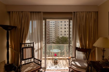 Apartamento para alugar com 146m², 3 quartos e 3 vagas Apartamento para alugar com 146m², 3 quartos e 3 vagasVaranda