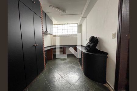 Casa à venda com 186m², 4 quartos e 4 vagas