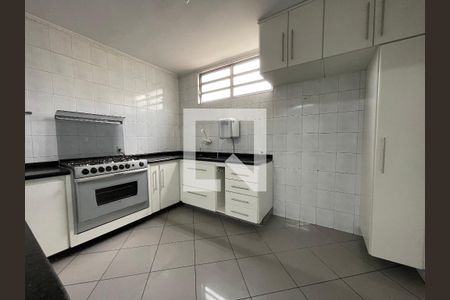 Casa à venda com 186m², 4 quartos e 4 vagas