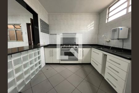 Casa à venda com 186m², 4 quartos e 4 vagas