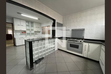 Casa à venda com 186m², 4 quartos e 4 vagas