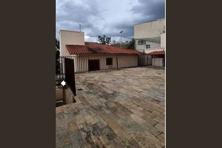 Casa à venda com 271m², 4 quartos e 3 vagas
