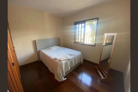 Casa à venda com 271m², 4 quartos e 3 vagas