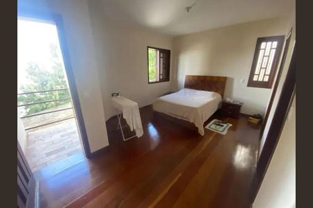 Casa à venda com 271m², 4 quartos e 3 vagas