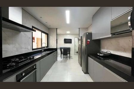 Casa à venda com 271m², 4 quartos e 3 vagas