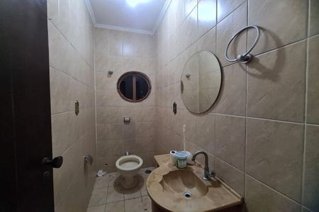 Casa à venda com 232m², 3 quartos e 3 vagasLavabo