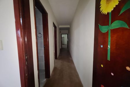 Casa à venda com 232m², 3 quartos e 3 vagasCorredor
