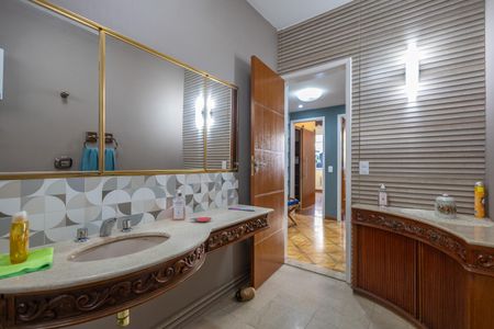 Apartamento à venda com 147m², 4 quartos e 1 vaga Apartamento à venda com 147m², 4 quartos e 1 vagaBanheiro Social