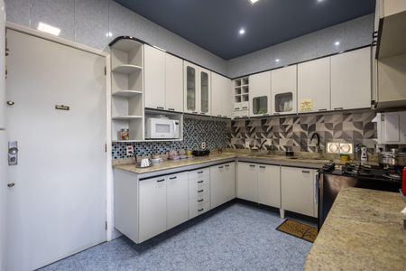 Apartamento à venda com 147m², 4 quartos e 1 vaga Apartamento à venda com 147m², 4 quartos e 1 vagaCozinha