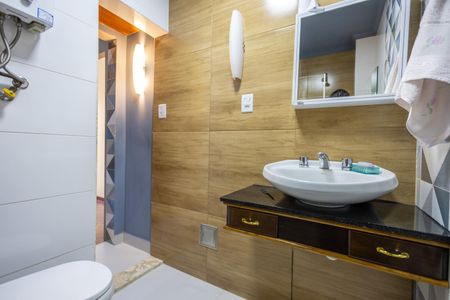 Apartamento à venda com 147m², 4 quartos e 1 vaga Apartamento à venda com 147m², 4 quartos e 1 vagaBanheiro Suite