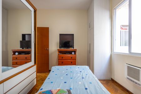 Apartamento à venda com 147m², 4 quartos e 1 vaga Apartamento à venda com 147m², 4 quartos e 1 vagaQuarto 2