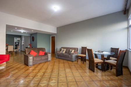 Apartamento à venda com 147m², 4 quartos e 1 vaga Apartamento à venda com 147m², 4 quartos e 1 vagaSala
