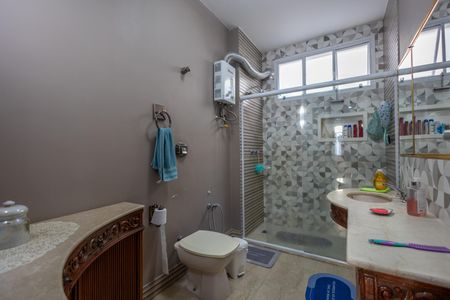 Apartamento à venda com 147m², 4 quartos e 1 vaga Apartamento à venda com 147m², 4 quartos e 1 vagaBanheiro Social