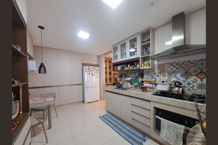 Casa à venda com 280m², 2 quartos e 2 vagas Casa à venda com 280m², 2 quartos e 2 vagasCozinha