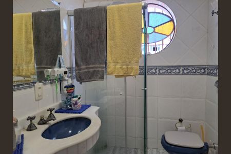 Casa à venda com 280m², 2 quartos e 2 vagas Casa à venda com 280m², 2 quartos e 2 vagasBanheiro