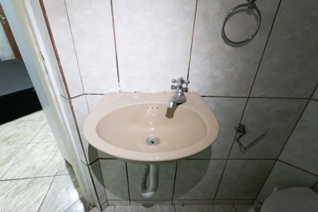 Casa para alugar com 55m², 1 quarto e sem vaga Casa para alugar com 55m², 1 quarto e sem vagaBanheiro