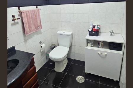 Apartamento à venda com 75m², 2 quartos e 1 vaga Apartamento à venda com 75m², 2 quartos e 1 vagaBanheiro Social