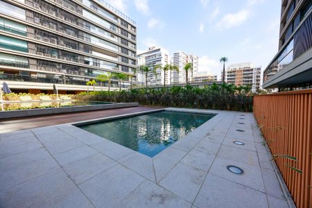 Apartamento à venda com 245m², 4 quartos e 4 vagasPiscina