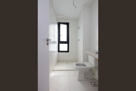 Apartamento à venda com 245m², 4 quartos e 4 vagasBanheiro da Suíte 4