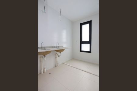 Apartamento à venda com 245m², 4 quartos e 4 vagasBanheiro da Suíte 1