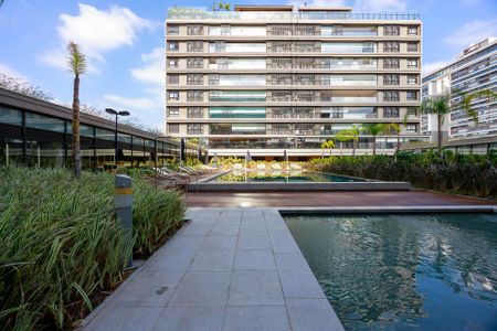 Apartamento à venda com 245m², 4 quartos e 4 vagasPiscina