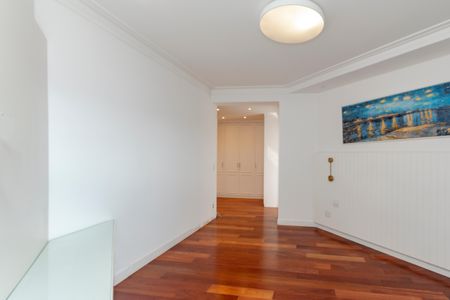 Apartamento à venda com 240m², 3 quartos e 3 vagas Apartamento à venda com 240m², 3 quartos e 3 vagasSuíte 1