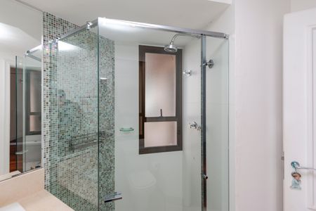 Apartamento à venda com 240m², 3 quartos e 3 vagas Apartamento à venda com 240m², 3 quartos e 3 vagasBanheiro da Suíte 2