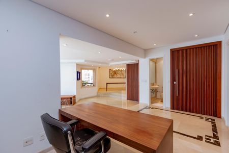 Apartamento à venda com 240m², 3 quartos e 3 vagas Apartamento à venda com 240m², 3 quartos e 3 vagasSala